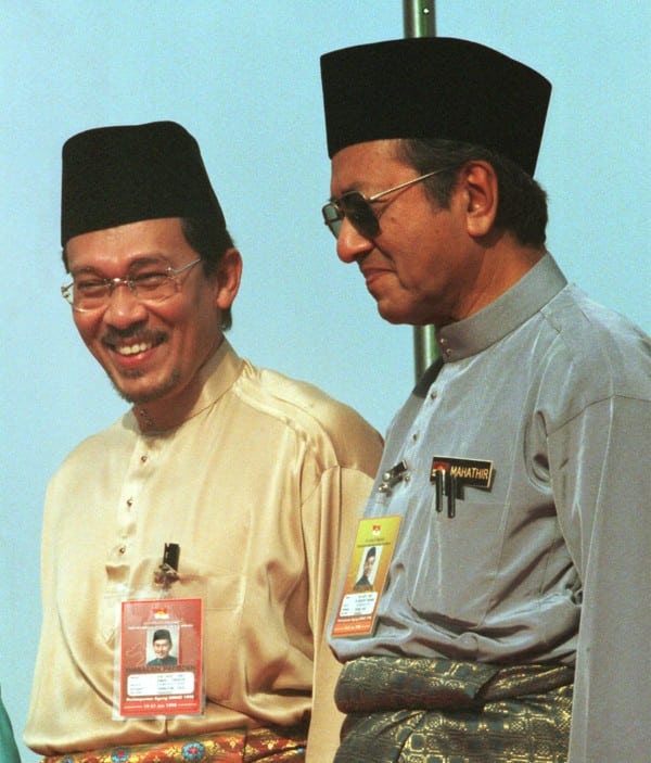 Gempar!! Tun M dakwa Anwar tak mampu jadi PM dalam masa krisis kewangan