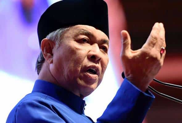 Desakan untuk meletak jawatan sebagai Presiden UMNO tidak selesaikan masalah, kata Zahid