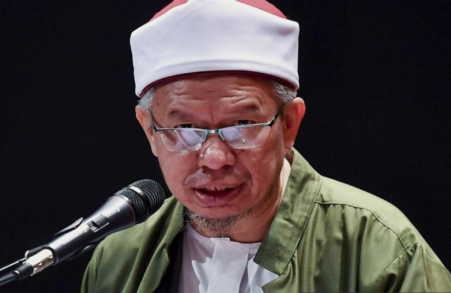Isu solat jemaah : Menteri Agama disaran kurangkan berkhutbah dan berkuliah, belajar dengan Singapura