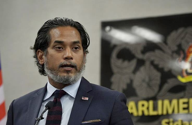 Khairy hina Melayu, dakwa tolak divaksin kerana percayakan agenda Illuminati