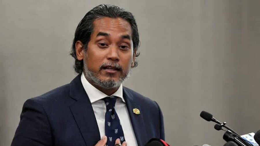 ‘Pakat gi cocok deh’, rayuan Khairy untuk rakyat Kelantan yang belum dapatkan suntikan ‘booster’
