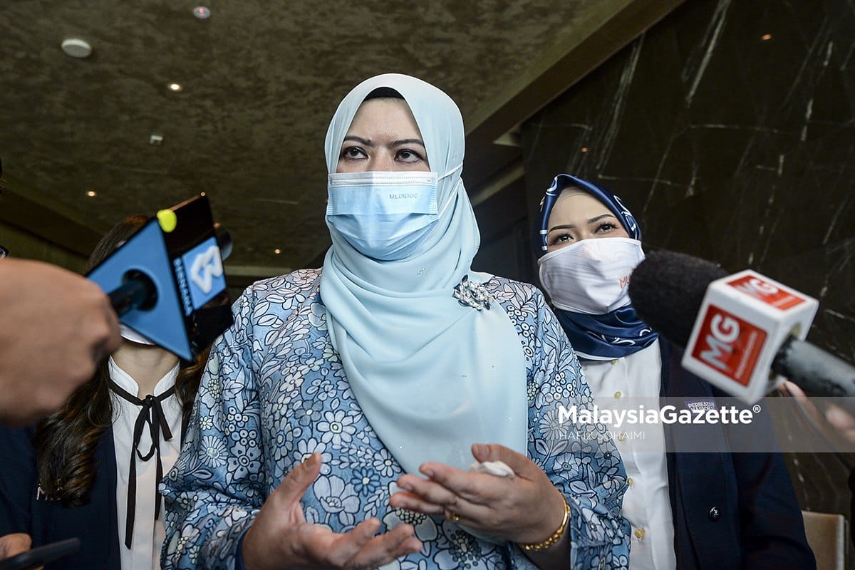 Selepas Zuraida, Rina menteri terkini sokong kempen ‘Kibar Bendera Putih’