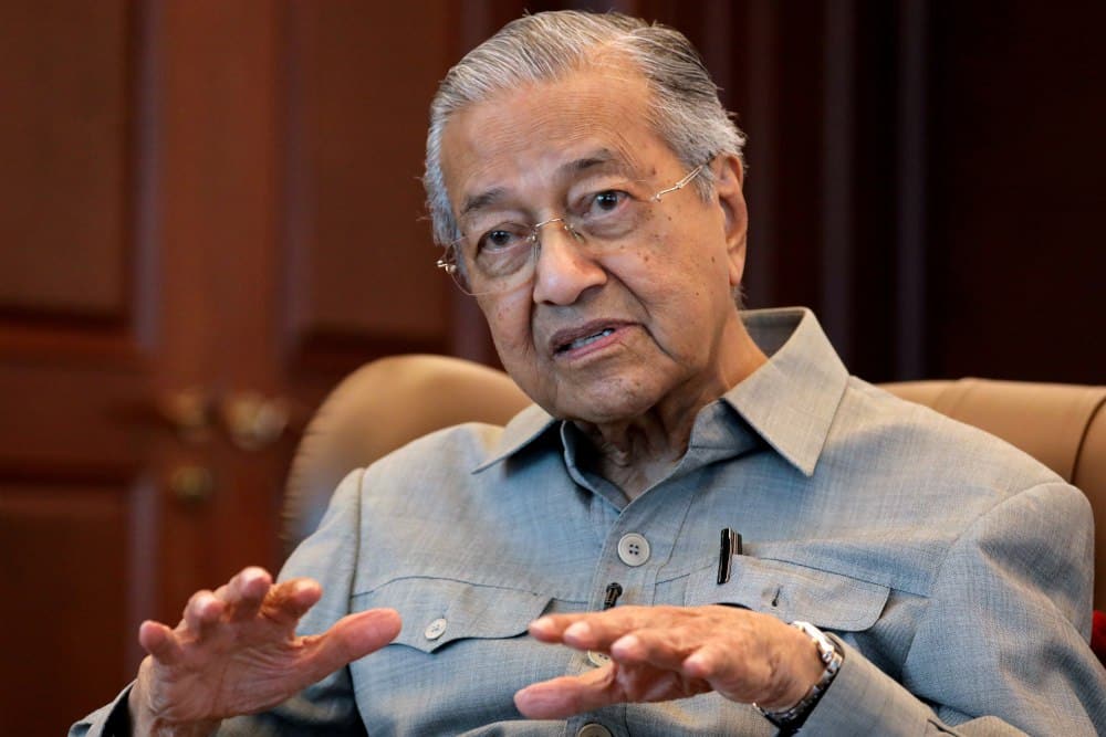 Enggan menjadi ‘pak sanggup’, Tun M tidak berminat jawatan PM interim
