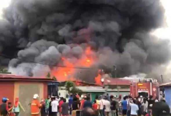 Sayu!!! 56 keluarga beraya sehelai sepinggang, rumah musah dalam kebakaran