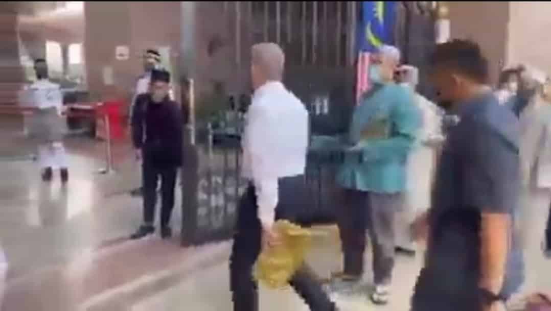 [VIDEO] Kenyataan media Masjid Putra, Putrajaya menjawab isu video tular