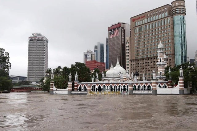 Tular dakwaan pihak masjid enggan bantu mangsa banjir