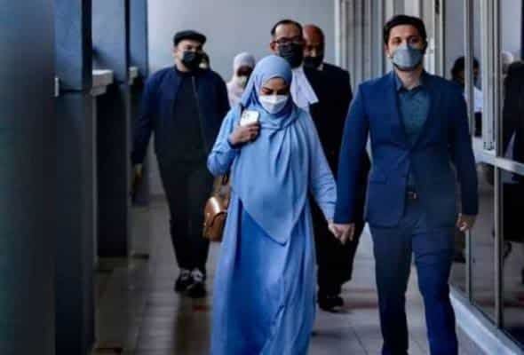 Pendakwaraya tarik balik pertuduhan langgar SOP PKPB, hakim bebaskan Neelofa dan suami Pendakwaraya tarik balik pertuduhan langgar SOP PKPB, hakim bebaskan Neelofa dan suami
