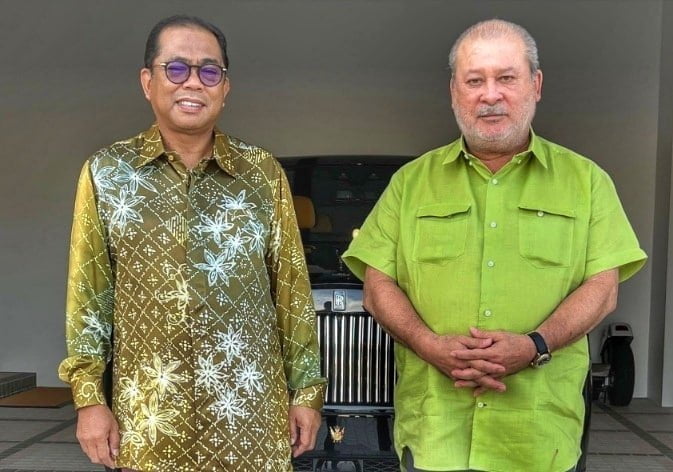 UMNO mendapat tonik tambahan hadapi PRN selepas pertemuan Khaled dengan Sultan Johor