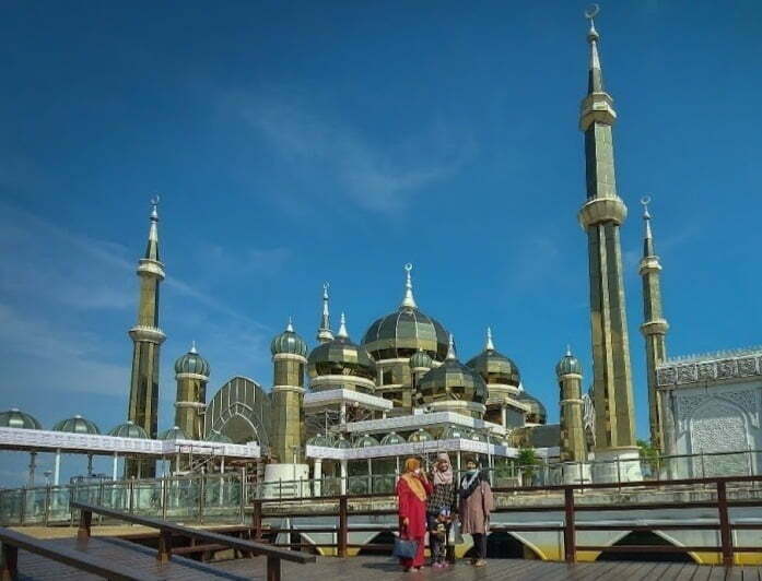 Masjid Kristal terus terbiar di bawah jagaan kerajaan Pas Masjid Kristal terus terbiar di bawah jagaan kerajaan Pas