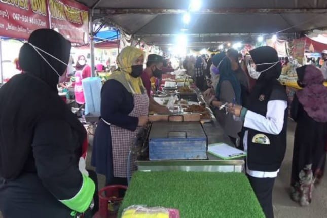 Selepas peniaga ayam, peniaga bazar Ramadan pula dapat ‘hadiah’ raya dari kerajaan Terengganu