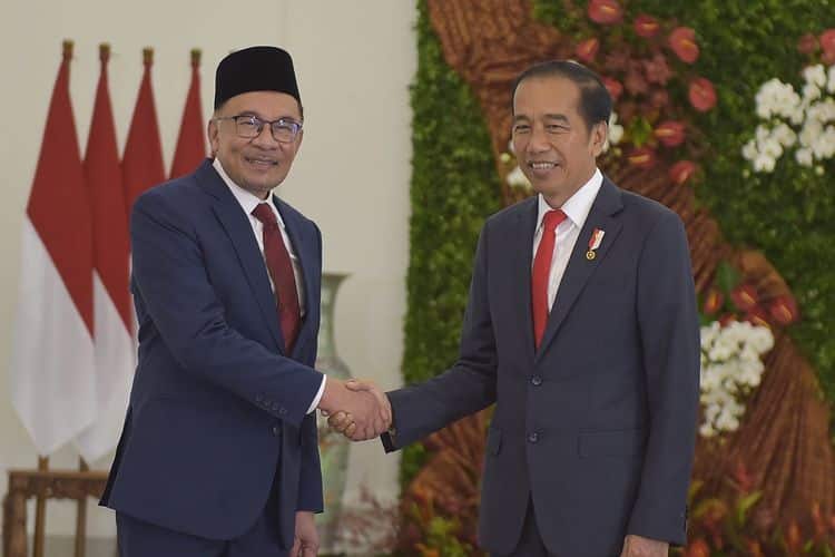 Penuh istiadat, Presiden Jokowi sambut PM Anwar dengan meriah