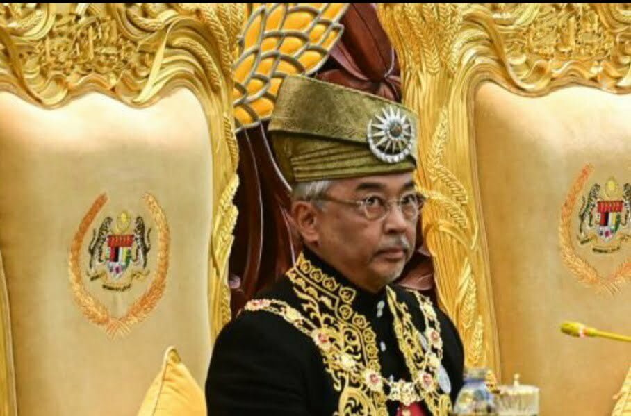 Tun Mahathir punca kegawatan politik di Malaysia – Agong