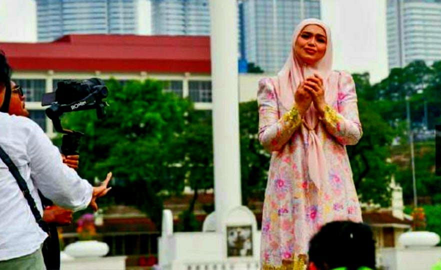 ‘Menjaga Cintamu’, hadiah Siti Nurhaliza terhadap Wan Azizah