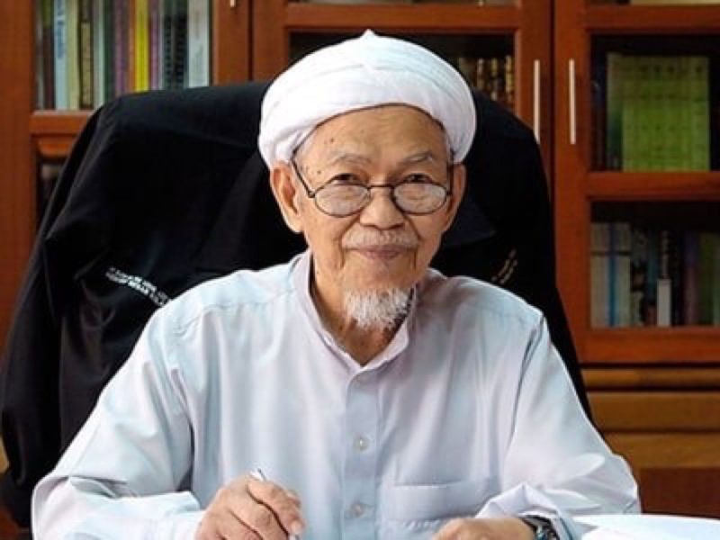 Almarhum Tok Guru Datuk Nik Abdul Aziz Nik Mat antara calon dianugerahi gelaran ‘Tan Sri’ oleh Agong
