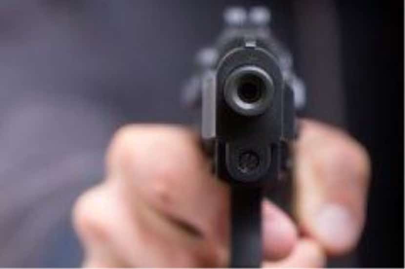 “Polis acu pistol arah ambil beg di ruangan solat”, – DJ terkenal ceritakan kronologi ditahan edar dadah “Polis acu pistol arah ambil beg di ruangan solat”, – DJ terkenal ceritakan kronologi ditahan edar dadah