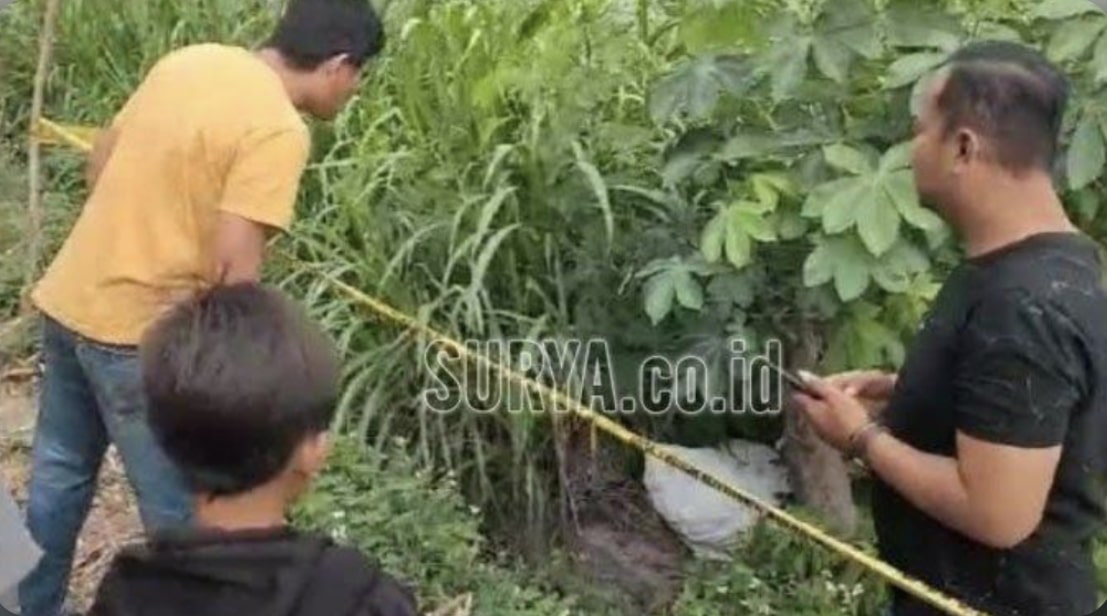 Gadis disumbat hidup-hidup dalam guni, dicampak dalam sawah, disyaki dibunuh bapa sendiri Gadis disumbat hidup-hidup dalam guni, dicampak dalam sawah, disyaki dibunuh bapa sendiri
