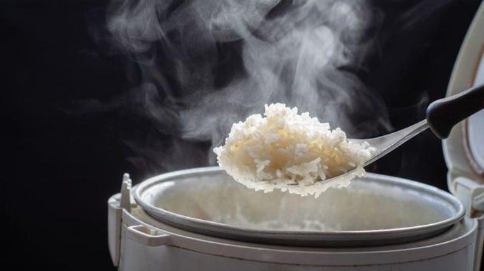 Rupanya nasi putih tak boleh panas banyak kali, ini sebabnya yang perlu anda tahu