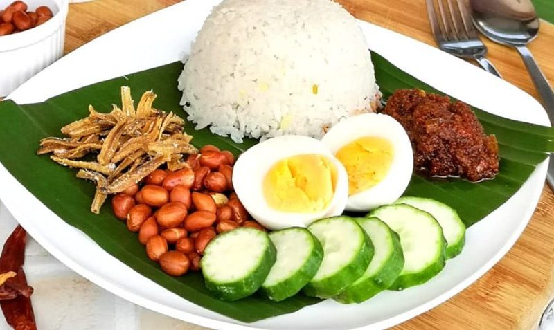 Netizen Malaysia melenting bila pelancong China ini kata nasi lemak hidangan yang tak enak