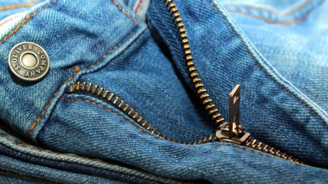 Ramai tak tahu kenapa seluar jeans selalu guna zip logam, ini penjelasannya