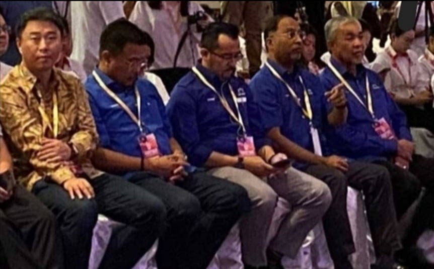 Zahid pahat sejarah jadi pemimpin UMNO pertama tampil hadir ke persidangan DAP