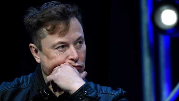 Gara-gara saham Tesla menjunam jatuh, Elon Musk hilang RM76.3 bilion dalam satu malam