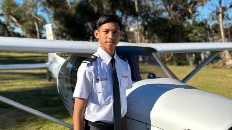 Remaja ini terbang ke Australia, dapat lesen juruterbang rekreasi di usia 16 tahun