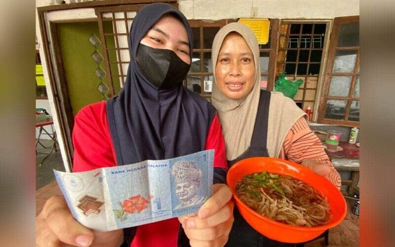 Peniaga di Kelantan ini tak kisah jual murah demi berkongsi rezeki, 8 tahun jual makanan RM1