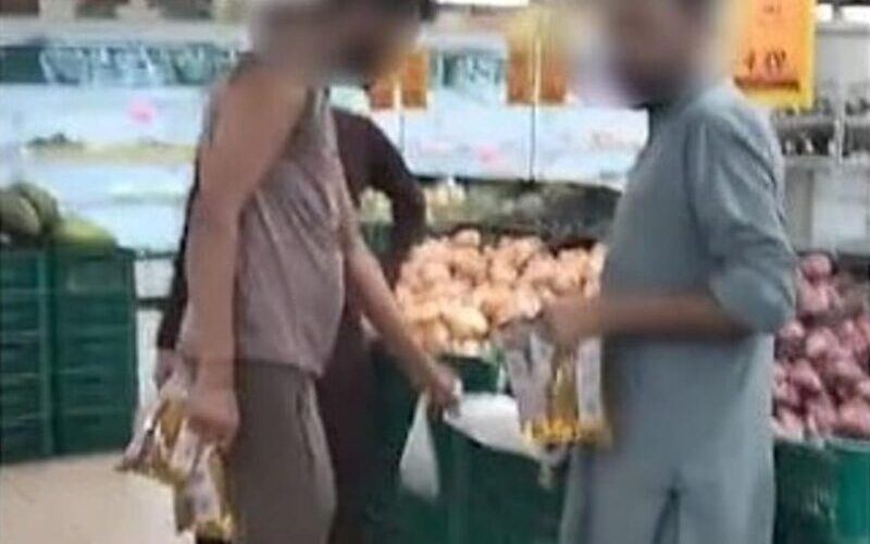 “You Malaysia punya orang ke?” – Lelaki jerkah warga asing beli minyak masak subsidi di pasar raya