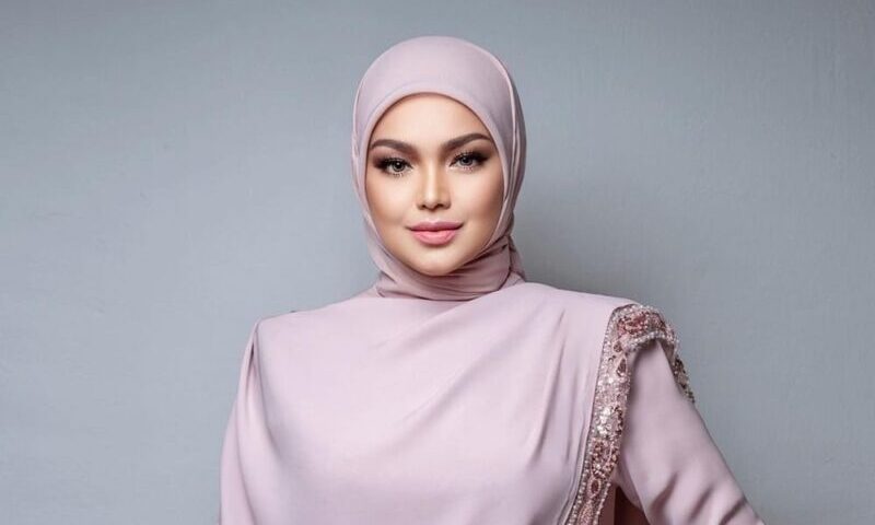 “Saya suka duduk lama-lama dekat farmasi”, Tabiat Siti Nurhaliza yang ramai tak tahu