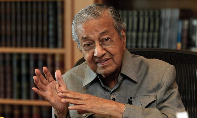 Tun M dedah Johor yang pertama tandatangan perjanjian serah negeri pada British