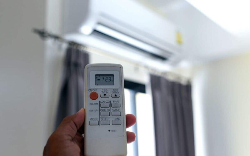 Ramai tak tahu sebenarnya boleh servis sendiri aircond hanya guna remote control